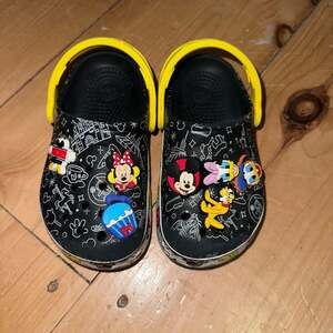 Disney Black Mickey Mouse Crocs Clogs Size 10 Toddler Charms